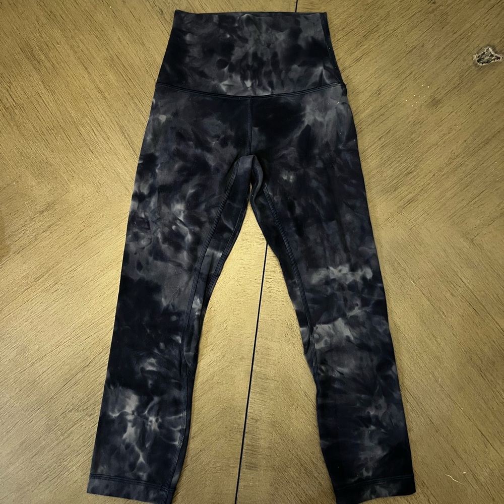Lululemon leggings.